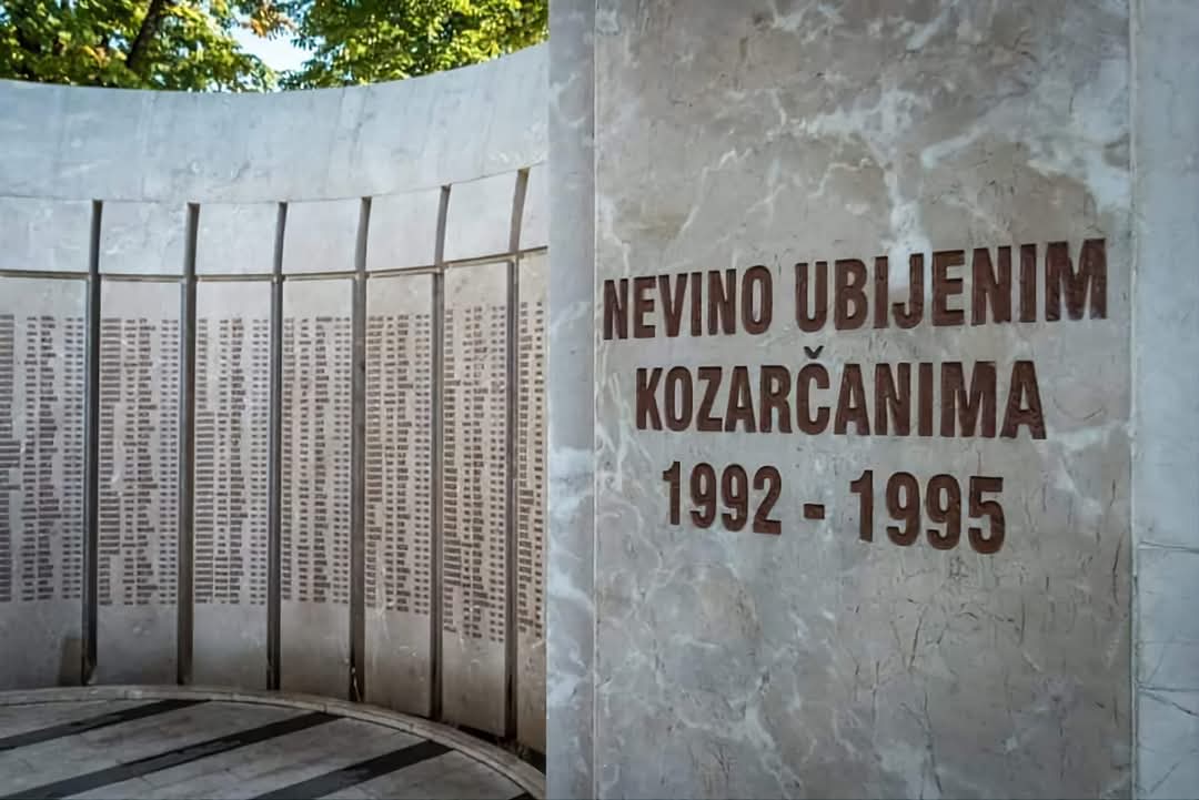ramobunic's tweet photo. sjećaš li se Kozarca 
24.maj '92 https://t.co/g0pMDjpD7P