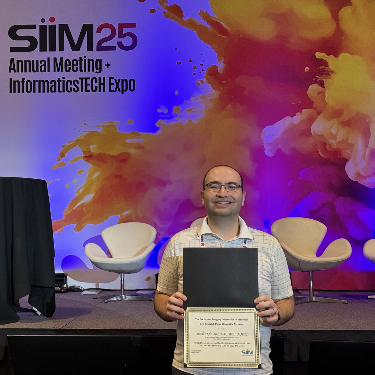 MayoAILab's tweet image. Heading back from #SIIM25 with two scientific awards in hand!
Huge congrats to David and Bardia - you made us proud!
Big thanks to the @SIIM_Tweets family for such an inspiring and unforgettable meeting!
🏆✨