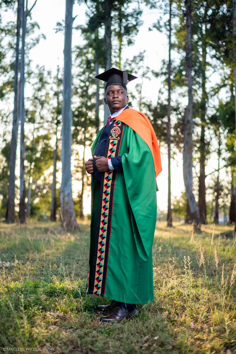 JacobNkhata7's tweet photo. 🌍✨ JUST GRADUATED! ✨🎓  
B.A. in International Relations, ready to bridge worlds!  
Shoutout to my parents (my superheroes), family, and squad for every pep talk, prayer, and pizza run. You’re my UN Security Council https://t.co/tmOSU8V7EO