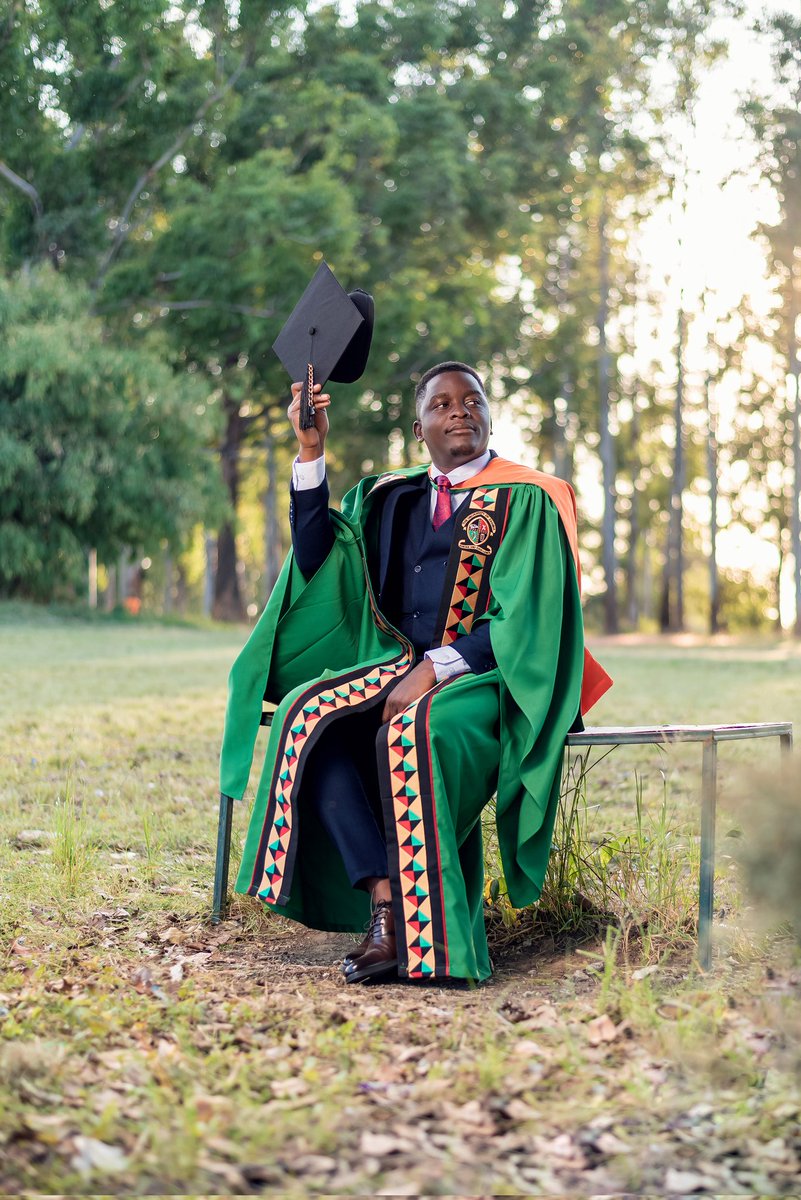 JacobNkhata7's tweet photo. 🌍✨ JUST GRADUATED! ✨🎓  
B.A. in International Relations, ready to bridge worlds!  
Shoutout to my parents (my superheroes), family, and squad for every pep talk, prayer, and pizza run. You’re my UN Security Council https://t.co/tmOSU8V7EO