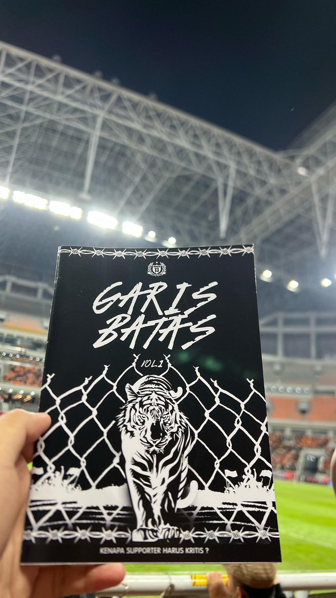 Mengkritik bukan karena membenci, tapi mengkritik bentuk rasa peduli.

Seterusnya jiwa dan batin ini akan ada bersamamu <a href="/Persija_Jkt/">Persija Jakarta</a>

Evaluasi dan Perbaiki!!!!

#PERSIJA15LOVE
#Leavingcollegeforpersija
#Sector13