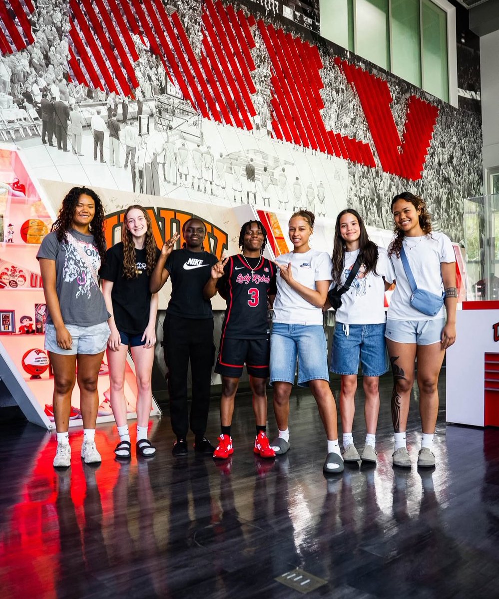 Love this team 🩵🤍
