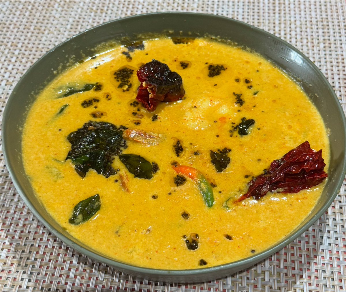 Some spicy #prawncurry for a pre-monsoon lunch 😋 #prabiralsocooks