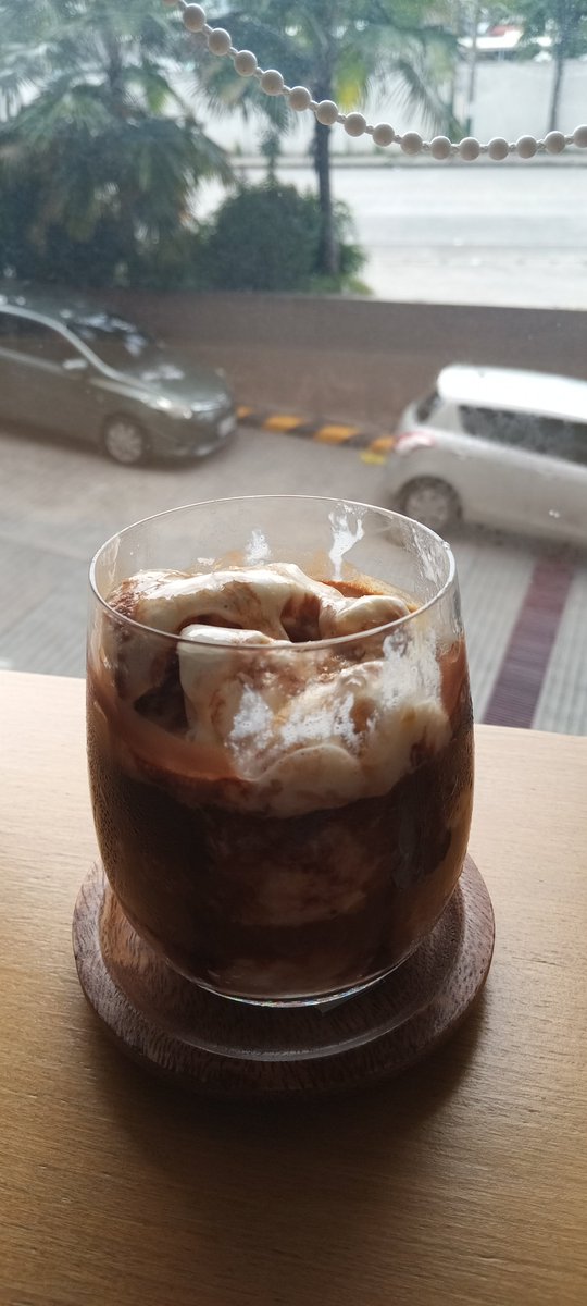 GetReed_Ranger's tweet photo. Must-try Iced Durian Coffee. Limited time offer only. This is my 4th chance to avail since April. Bingo! Till supply last (tomorrow).

#IcedDurianCoffee 
#TheCoffeeBar
#GMall https://t.co/XuKBpIPIHC