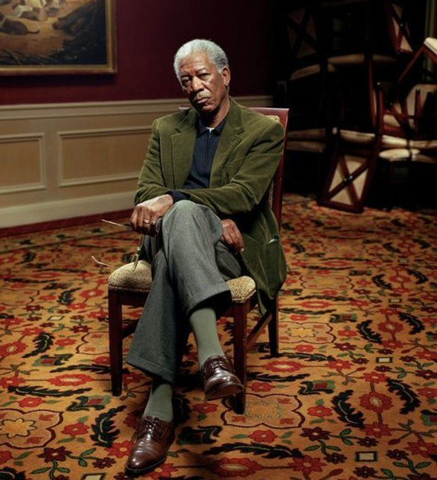 VirtudMental's tweet photo. Morgan Freeman es conocido como el actor más icónico conocido por su voz característica y su figura autoritaria en el set y en la vida real.

Además de eso, también es editor de libros de cocina, apicultor, piloto y jugador de golf con acusaciones impactantes en torno a su vida.

Descubramos las aventuras de su vida pasada que lo convirtieron en una figura tan icónica.