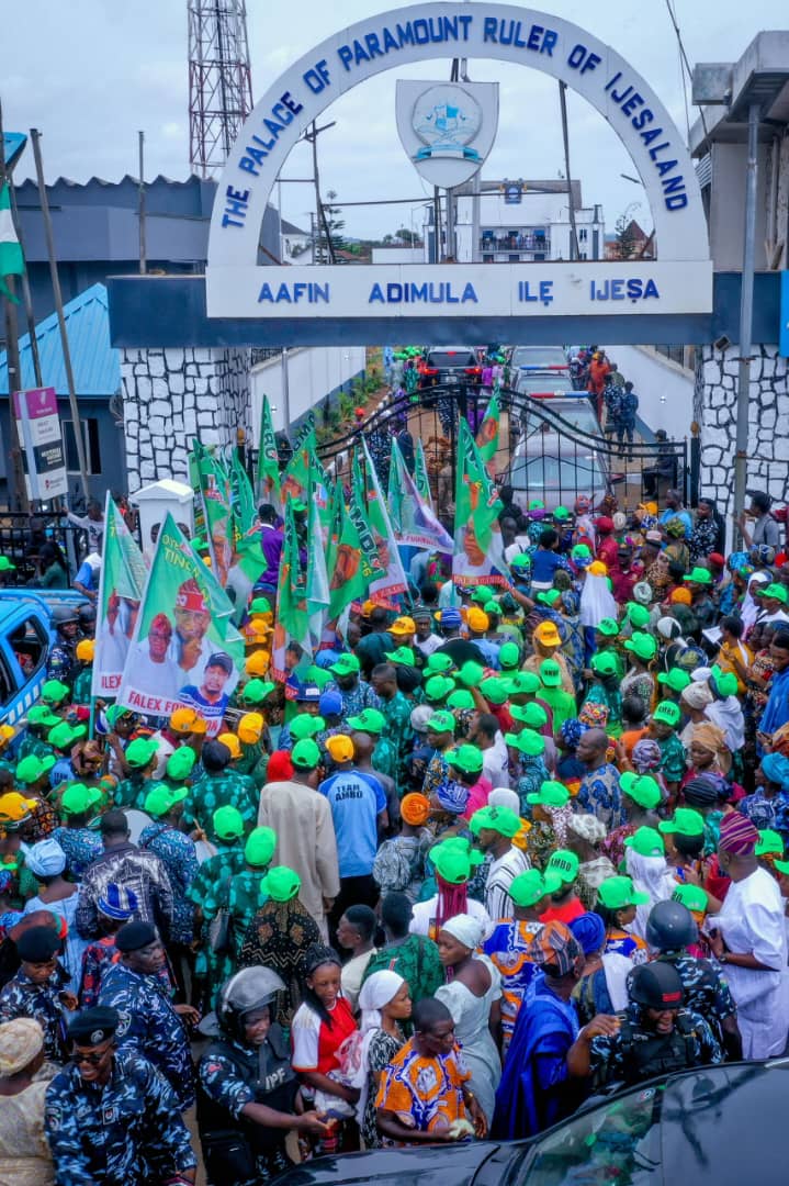 IrewoleApc's tweet image. #PhotoNews

AMBO fever gripped everywhere in Ilesha yesterday at the coronation of Owa Obokun Adimula of Ijesha land yesterday.