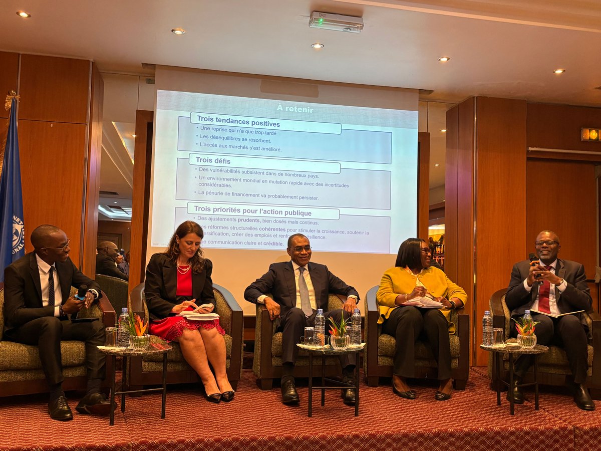 L'équipe du FMI a lancé les Perspectives économiques régionales pour l'Afrique subsaharienne à Abidjan, en présence du 🇨🇮 ministre des Finances Adama Coulibaly et de Blerta Cela du PNUD. Consultez le rapport ici : imf.org/fr/Publication…