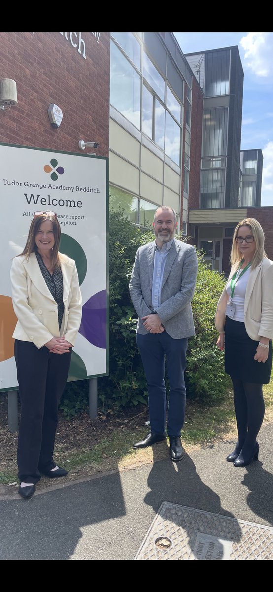 It was awesome to be joined today by Alex Quigley as part of our group coaching session for the EEF Evidence into Action Research Project - improving literacy for disadvantaged learners across our schools. <a href="/BillesleySchool/">Billesley Research School</a> <a href="/EducEndowFoundn/">EEF</a>