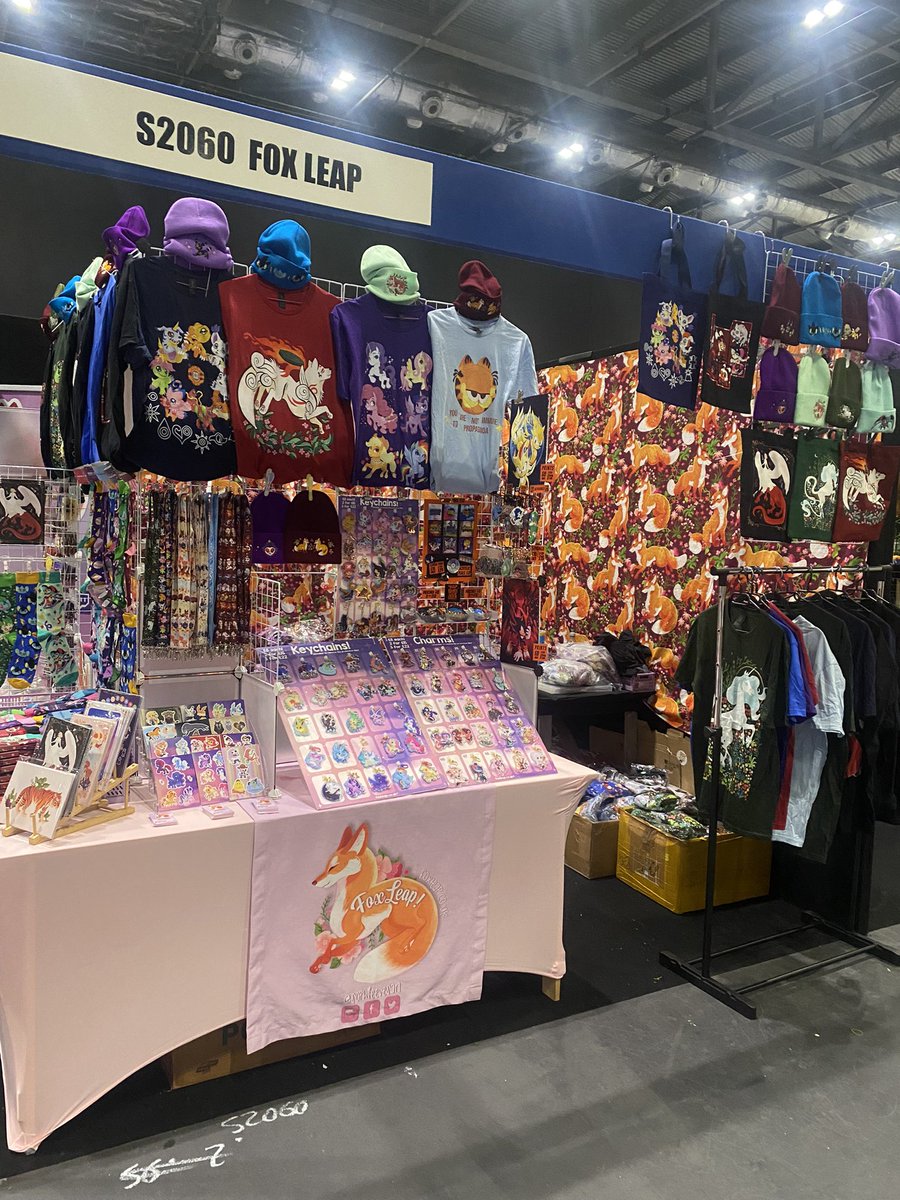 #MCMLondon stall!! ✨ I think this is the first time in 8 years so convention selling that I’ve been really happy with a display! 😅 I’m at s2060 in the South Hall!! Come say hi it you’re arounddd 💖