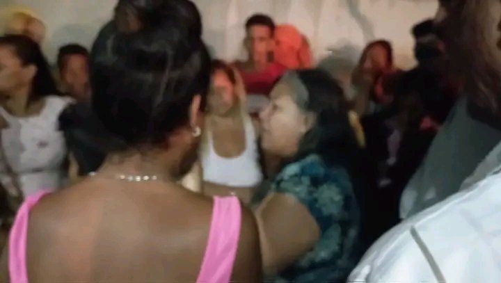 Estas tres compañeras son #MujeresEnRevolución con más CORAZÓN que muchos odiadores y 🐛 ¡Así que RESPETEN los flojos! 
¡RESPETO para <a href="/YudelkisOrtizB/">Yudelkis Ortiz Barceló</a>, <a href="/YanetsyTerry/">Yanetsy Terry Gutiérrez</a> y <a href="/YanetsyCubana/">Yanetsy Rodríguez Sampson🇨🇺</a>!
En #Cuba 🇨🇺 #ProvinciaGranma