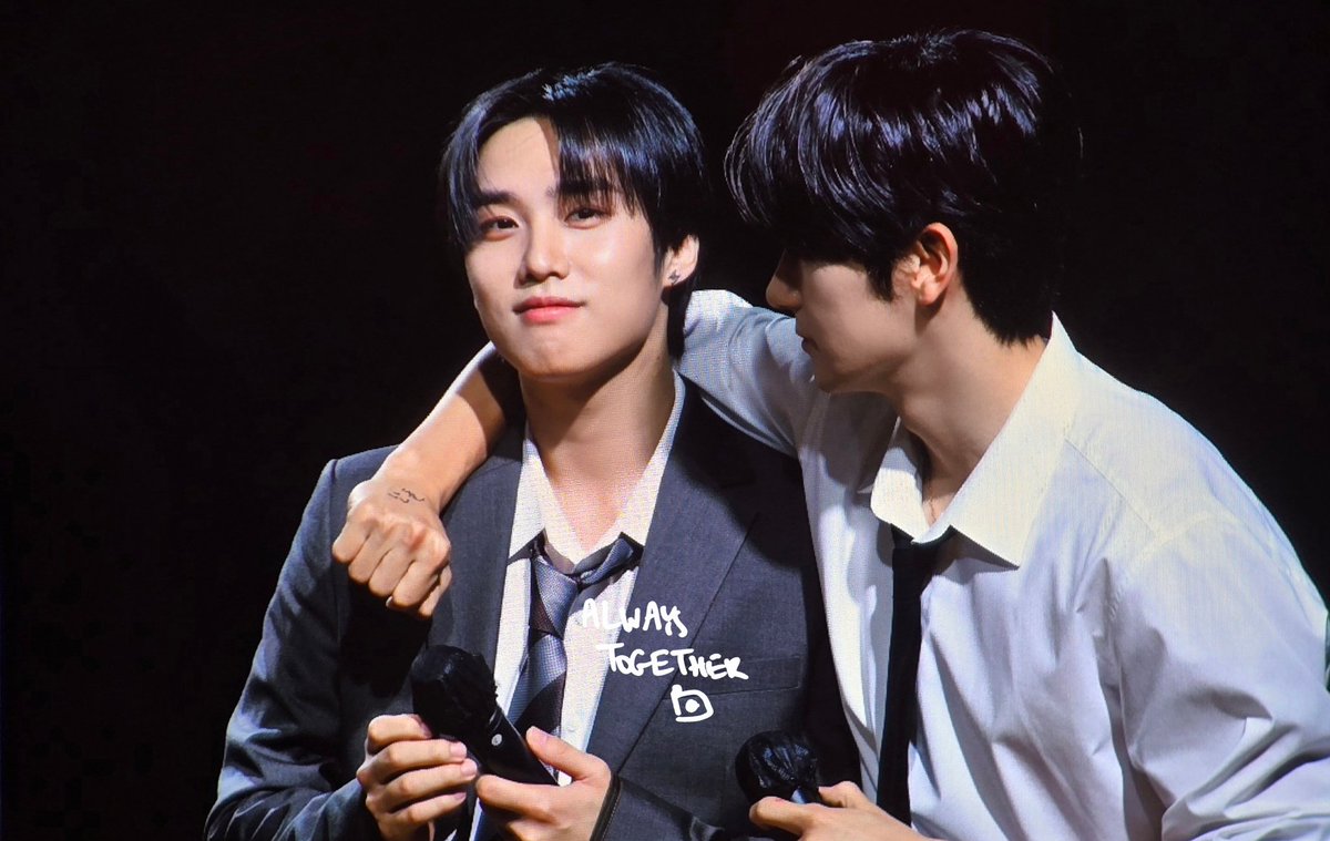 always_0530's tweet photo. 250524  우리 콥이 뚫어지겠어요🤣
#THEBOYZ #더보이즈 
#JACOB #제이콥 #HYUNJAE #현재 https://t.co/pwHeQpV7Up