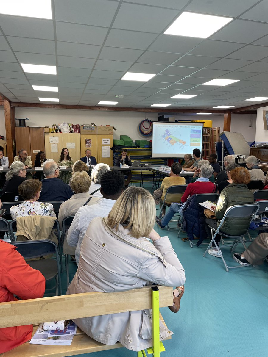 Mairie du 15 (@mairie15) on Twitter photo Le Conseil de quartier Vaugirard/Parc des expositions s’est tenu hier soir en présence de Philippe_Goujon, Maire de #Paris15, pour échanger avec les riverains sur le projet de réhabilitation du secteur de l’Aquaboulevard conduit par Wo2 Le Conseil de quartier Vaugirard/Parc des expositions s’est tenu hier soir en présence de Philippe_Goujon, Maire de #Paris15, pour échanger avec les riverains sur le projet de réhabilitation du secteur de l’Aquaboulevard conduit par Wo2