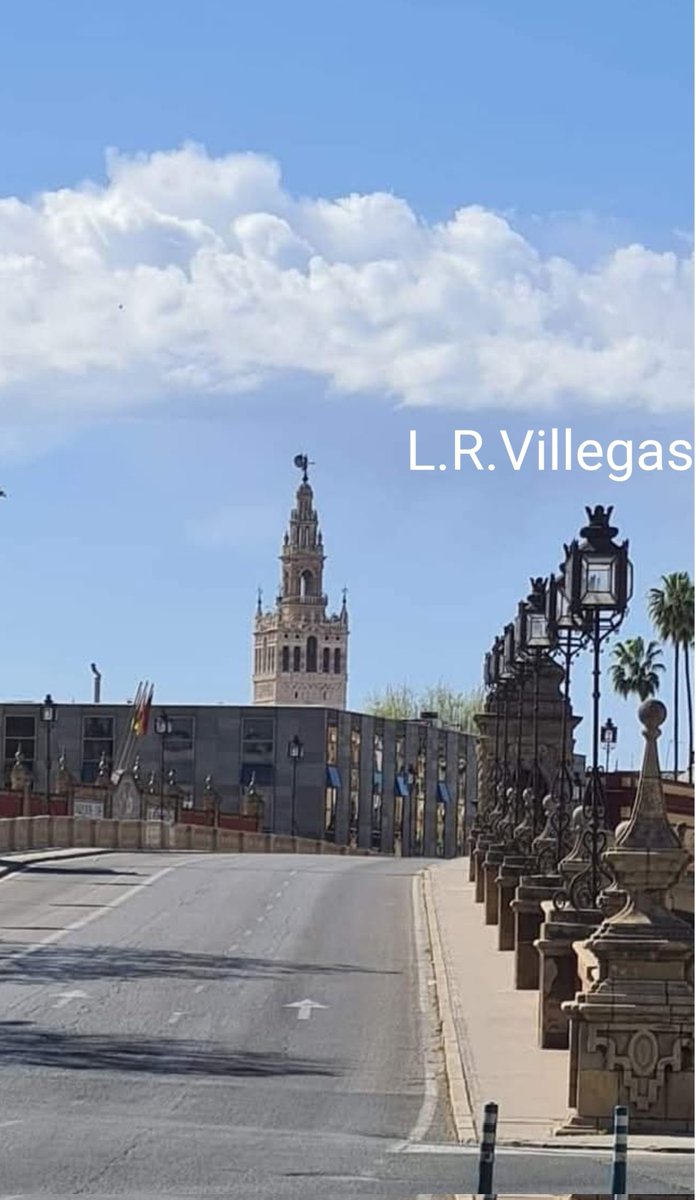 RuanoVill's tweet photo. Marco Aurelio ✍️ 
No obres como si fueras a vivir mil años; obra como si el fin estuviera muy cerca.

#MayoSevilla , 19° https://t.co/o5N0q2Iu4y