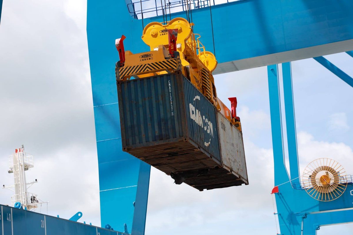 Kenya Ports Authority (@kenya_ports) on Twitter photo The Port of Lamu is witnessing an increase in vessel calls pointing to a steady growth in shipping business.
MV Devon is the latest container vessel to dock at Lamu on a maiden voyage from Dar-es-salaam laden with 809 containers.
The vessel operated by Sealead Shipping Express The Port of Lamu is witnessing an increase in vessel calls pointing to a steady growth in shipping business.
MV Devon is the latest container vessel to dock at Lamu on a maiden voyage from Dar-es-salaam laden with 809 containers.
The vessel operated by Sealead Shipping Express