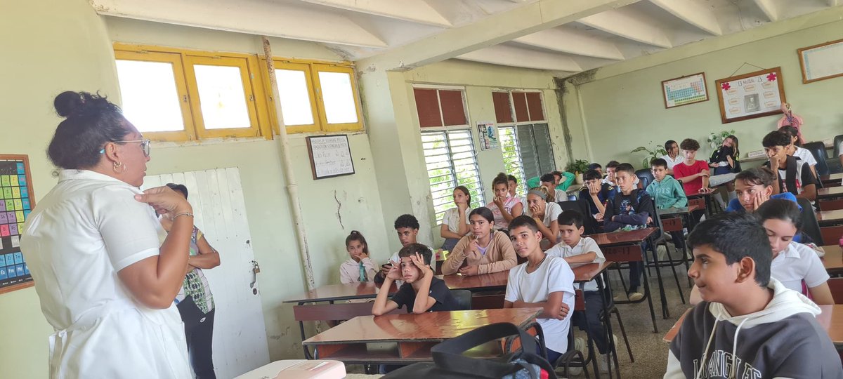 #SaludRafaelFreyre Desde los servicios de Salud de nuestros Policlínicos y hasta las Escuelas nuestras psicologas y promotoras de salud llegan educando a nuestra población y niños sobre los daños que pueden ocacionar las adicciones.
#DiNoALasDrogas
#HolguinEsSalud
#CubaPorLaVida