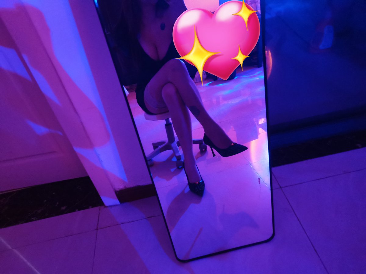 前段时间收养了两只猫，每天照顾小猫咪，没时间上推，最近离职了，反而闲下来了
#女S #双性恋 #4i