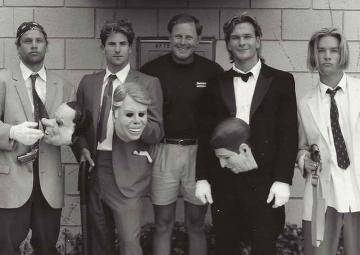 A great behind the scenes shot from the set of POINT BREAK (1991).
