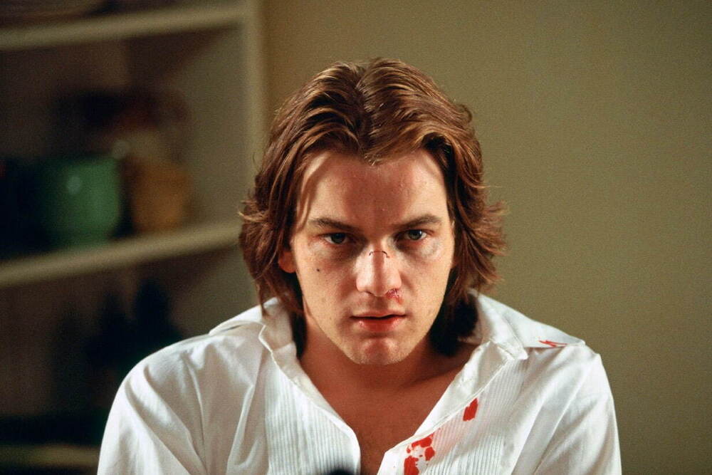 fashionpressnet's tweet photo. 映画『シャロウ・グレイブ』キネカ大森で再上映

『トレインスポッティング』『スラムドッグ$ミリオネア』のダニー・ボイル長編デビュー作、ユアン・マクレガー主演 - https://t.co/sni7OpD9Ez https://t.co/mxvOlHLeHR