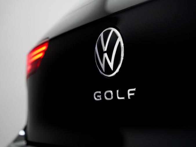 AutoTraderSA's tweet image. We recently tested the latest Volkswagen #Golf. Has VW succeeded in making one of South Africa’s most-loved #hatchbacks even better? bit.ly/VWGolf2025Vide…