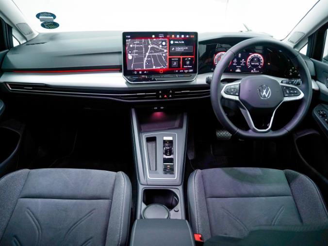 AutoTraderSA's tweet image. We recently tested the latest Volkswagen #Golf. Has VW succeeded in making one of South Africa’s most-loved #hatchbacks even better? bit.ly/VWGolf2025Vide…