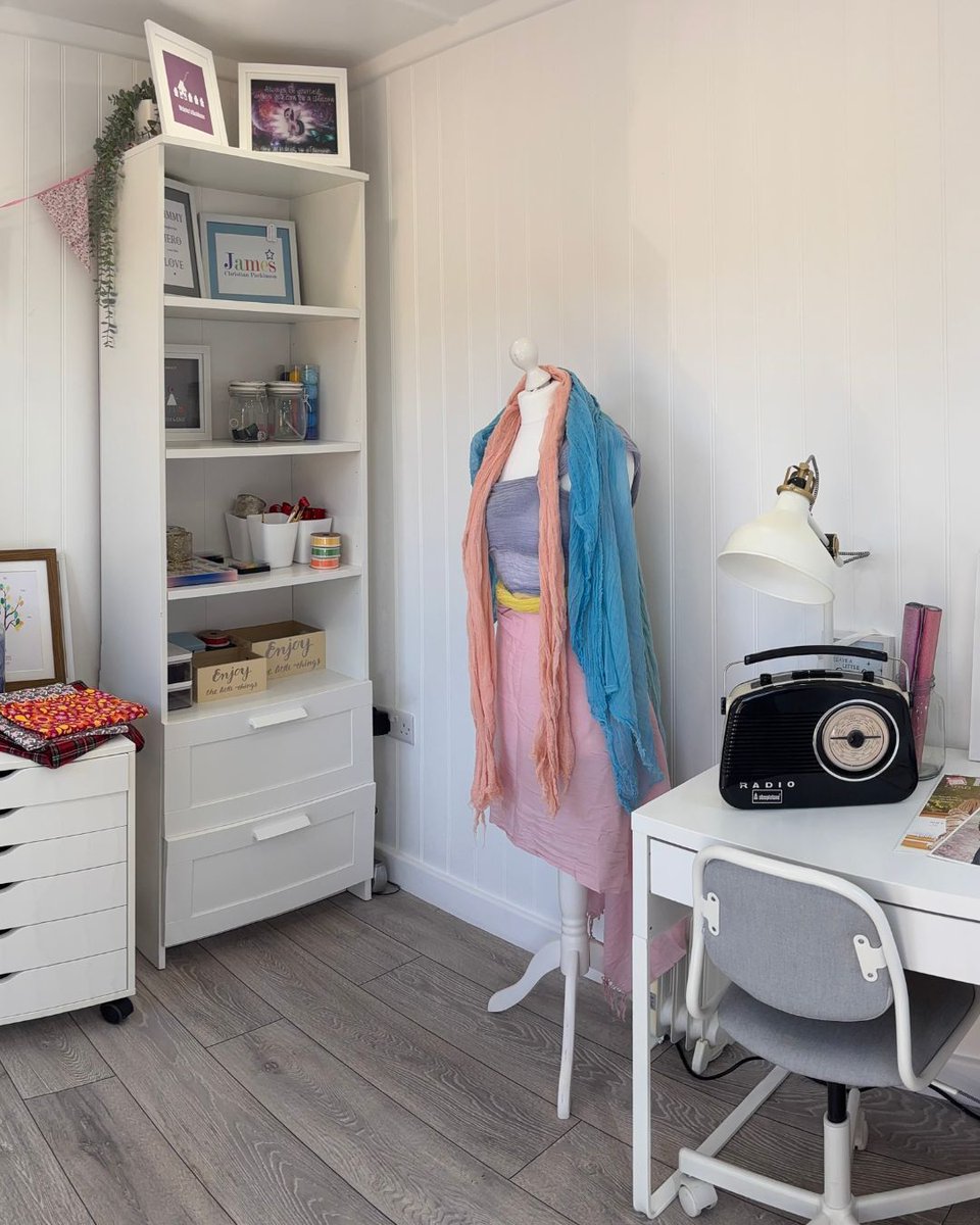 Cabin_Master's tweet image. With Bank holidays coming up, keeping the kids entertained (and off screens) can feel like a handful.  
A garden room can let their creativity roam free, whether it's a space for games, craft or just a different environment from the house. 
#CabinMaster #Parenthacks #ExtraSpace