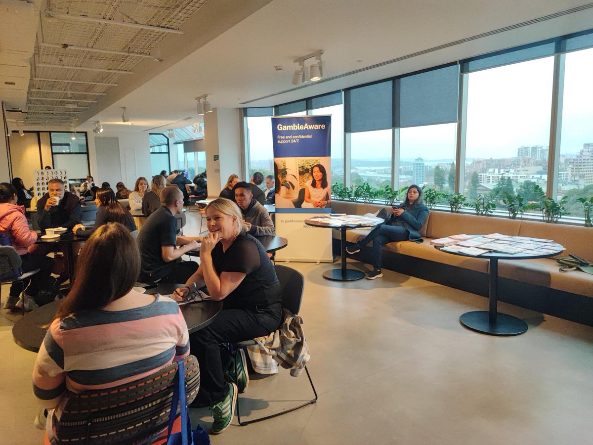acapaus's tweet photo. Trimester 2 orientations: Complete ✅
Watching passionate new students begin their journeys never gets old. Welcome to ACAP! 🎓

📷 Sydney Campus Trimester 2 Orientation https://t.co/aETcqf7DX4