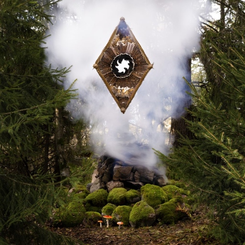 "...catchy melodies and sound remarkably fresh and clear" says Mattie Poels in his review on musicframes.nl about Teea Aarnio's album 'Väki' (Eclipse Music; Xango Music)
Review: tinyurl.com/vmm7xdte
LP: tinyurl.com/zczrb8r7
CD: tinyurl.com/36yx24hh