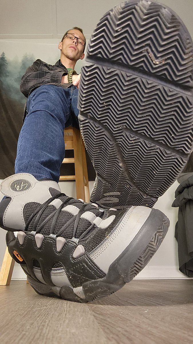 SirTravisFeet's tweet photo. It's natural to feel like a shrunken toy next to my shoes.

#findom #cashmaster #macro https://t.co/YGR99YzwPJ