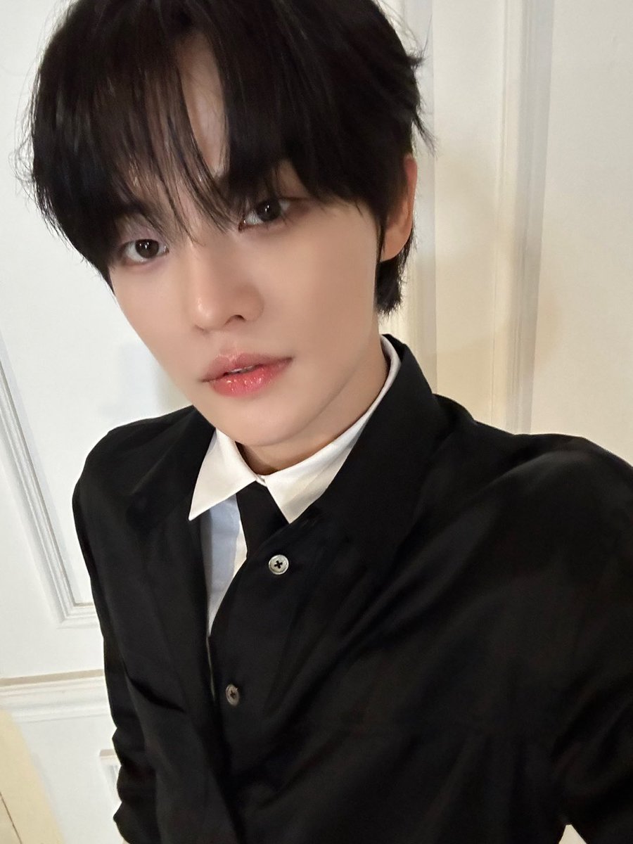 첫 팬미팅 한 시간 전!!

#전민욱 #JEONMINWOOK
#CLOSEYOUREYES #클로즈유어아이즈
#클유아 #CYE