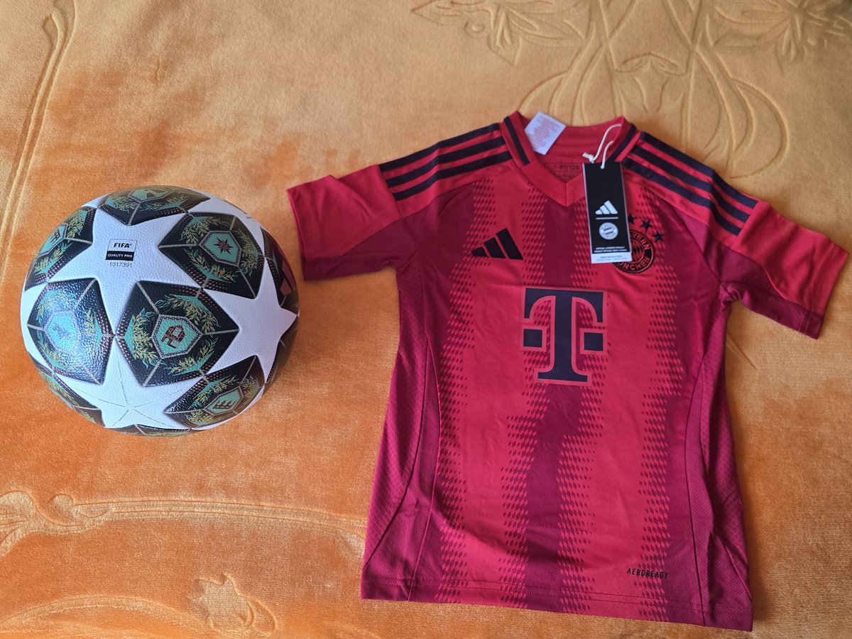 🎉 Super excited to have won a football shirt and ball for my son thanks to the <a href="/Shirtum/">Shirtum ®</a>  project on <a href="/TheSandboxGame/">The Sandbox</a>!
Huge thanks for this amazing experience and for bringing the love of football to the metaverse ⚽🙌
