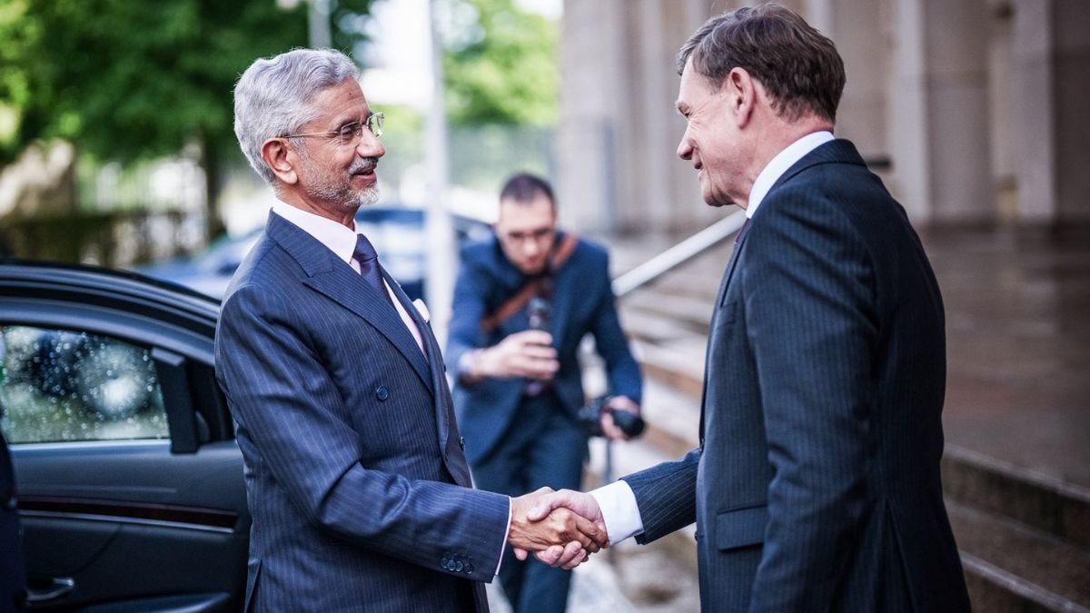 onevision_media's tweet image. 🚨 External Affairs Minister Jaishankar said India has zero tolerance for terrorism and will never give in to nuclear blackmail
Germany Condemns Pahalgam Attack, Vows Support for India’s Fight Against Terrorism
#externalaffairs #PahalgamTerroristAttack #SJaishankar