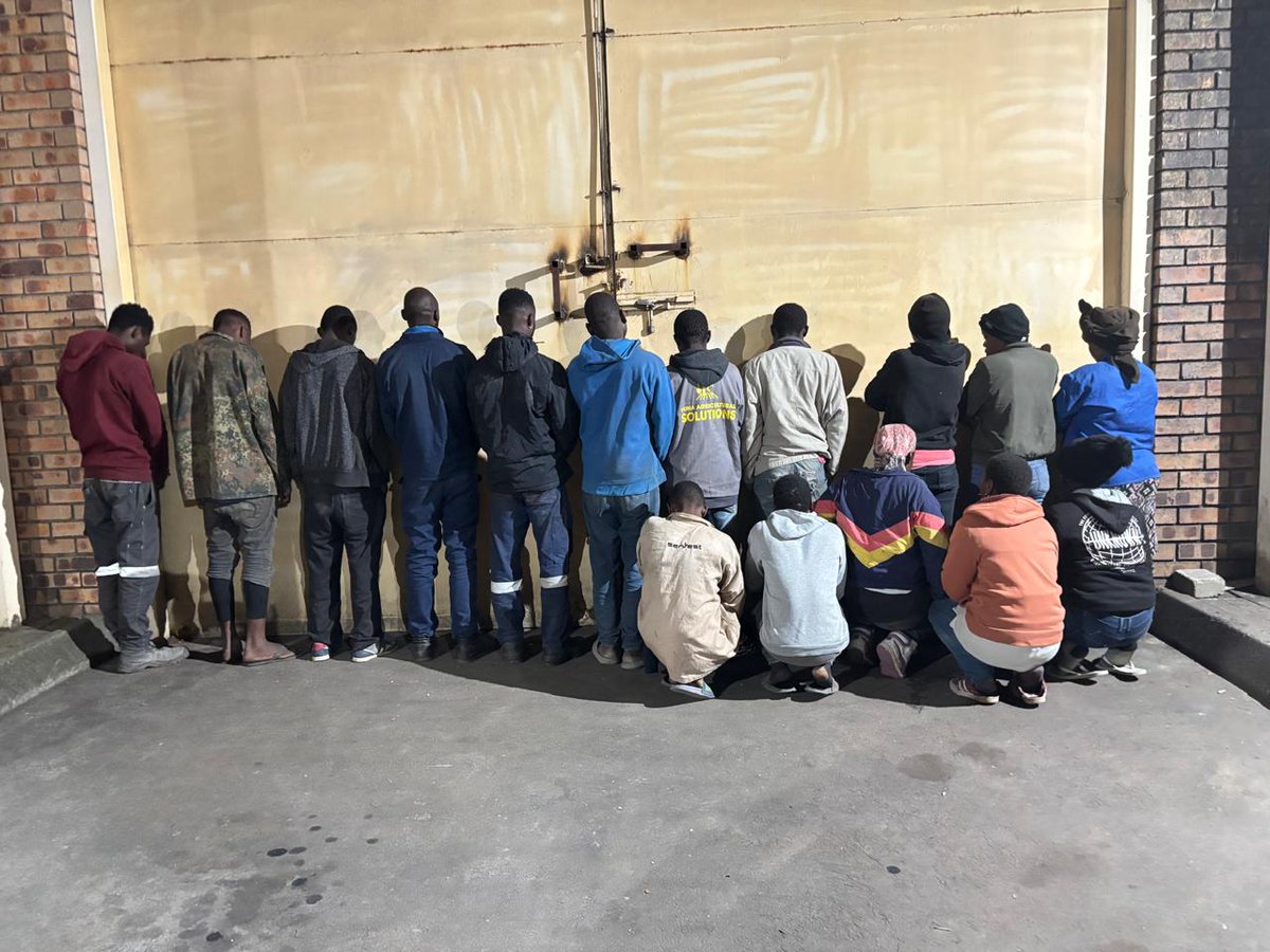 #sapsMP #SAPS arrested 16 suspects during Operation Vala Umgodi stop and search ops at R538 Kruger Mpumalanga Airport road for contravention of the Immigration Act on 22/05. The suspects were charged accordingly. They are expected to appear in Nelspruit Magistrate's Court soon.