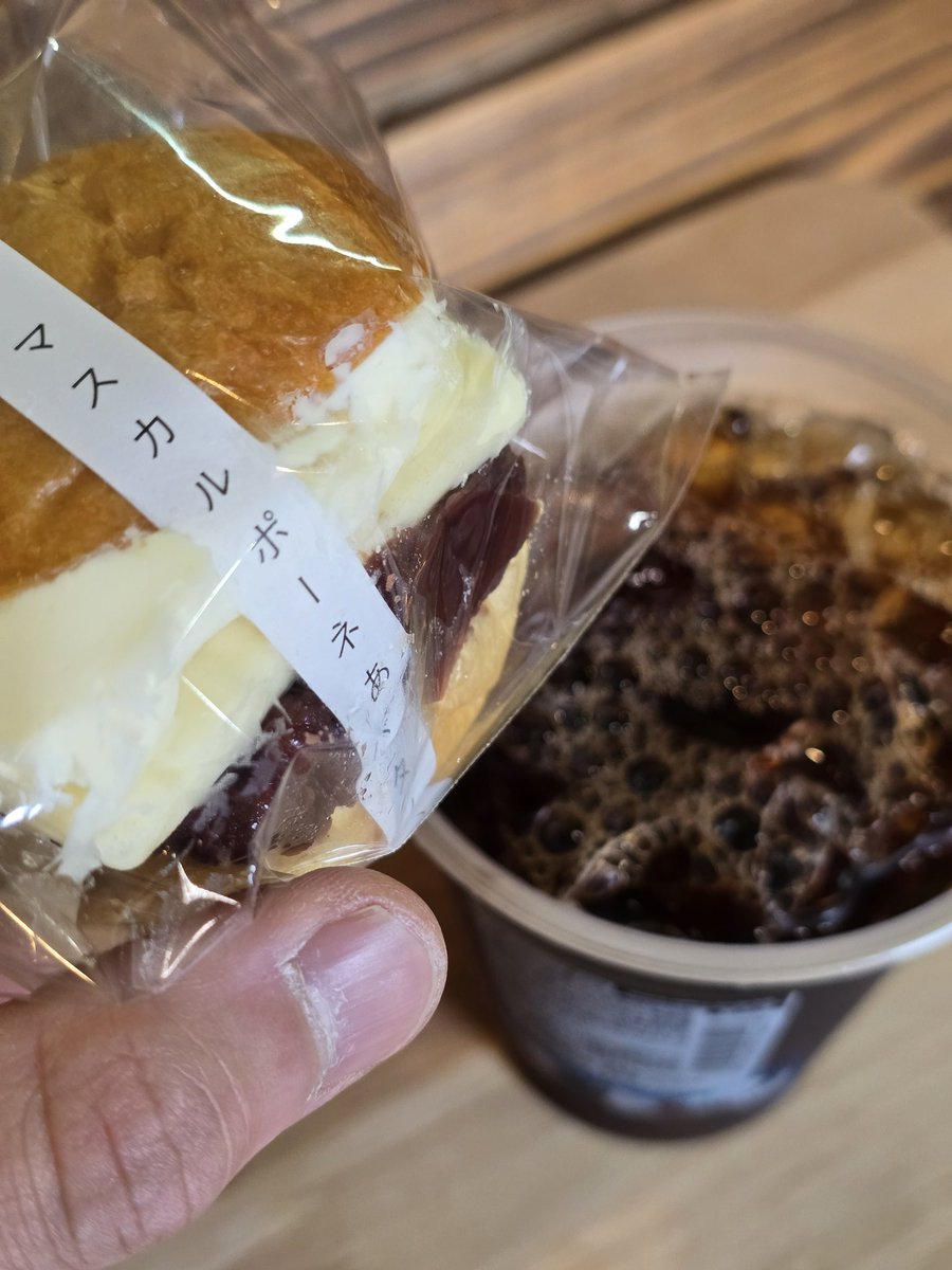 w107054OGK's tweet image. 初のあんバター❣️