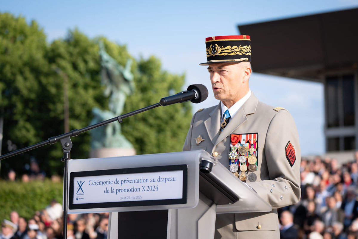 Chef d'état-major des armées (@cema_fr) on Twitter photo Cérémonie de présentation au drapeau de l’école <a href="/Polytechnique/">École polytechnique</a> et transmission à la promotion « La Rouje » X 2024.
Un parcours exigeant, pluridisciplinaire, témoin de leur engagement profond au service de la France.
Dotés d’une solide formation militaire, ils sont prêts à donner Cérémonie de présentation au drapeau de l’école <a href="/Polytechnique/">École polytechnique</a> et transmission à la promotion « La Rouje » X 2024.
Un parcours exigeant, pluridisciplinaire, témoin de leur engagement profond au service de la France.
Dotés d’une solide formation militaire, ils sont prêts à donner