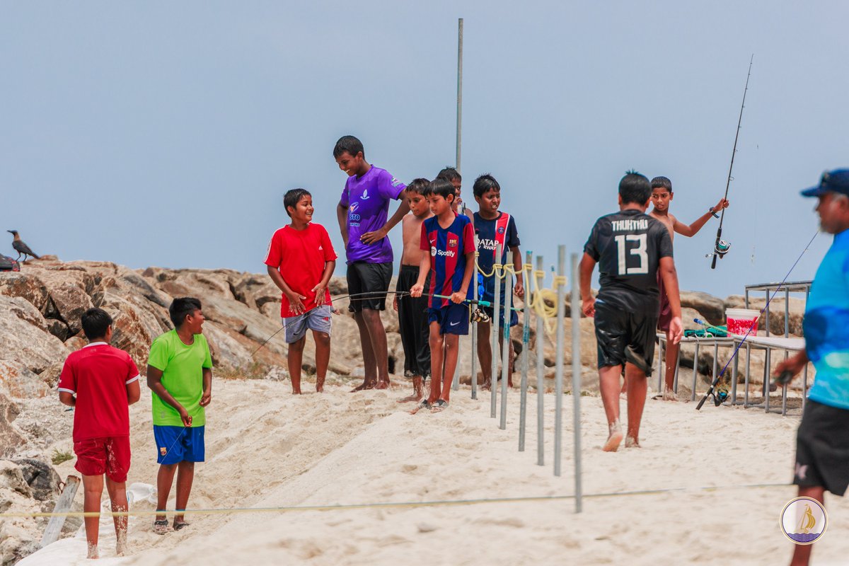 ތިލަދުންމަތި އިންޓަރ ސްކޫލް 3 ވަނަ ފެތުމުގެ މުބާރާތަށް ސްވިމިންގ ޓްރެކް ތައްޔާރުކޮށްދިނުމުގައި  ކުޅުދުއްފުށި ޕަބްލިކް ވޯކްސްގެ ފަރާތުން ވެދެއްވާ އެހީތެރިކަމަށް ޝުކުރުދަންނަވަން.