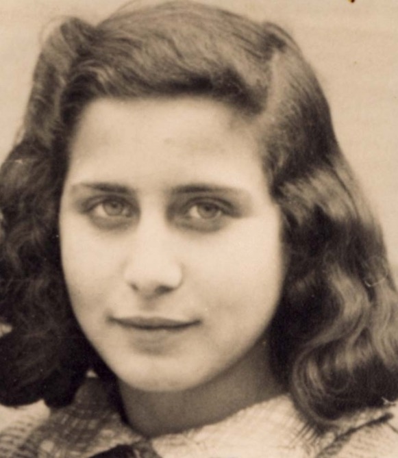 24 May 1930 | A French Jewish girl, Tova Zarcon, was born in Paris.

On 20 January 1944 she was deported from Drancy to #Auschwitz. She did not survive.