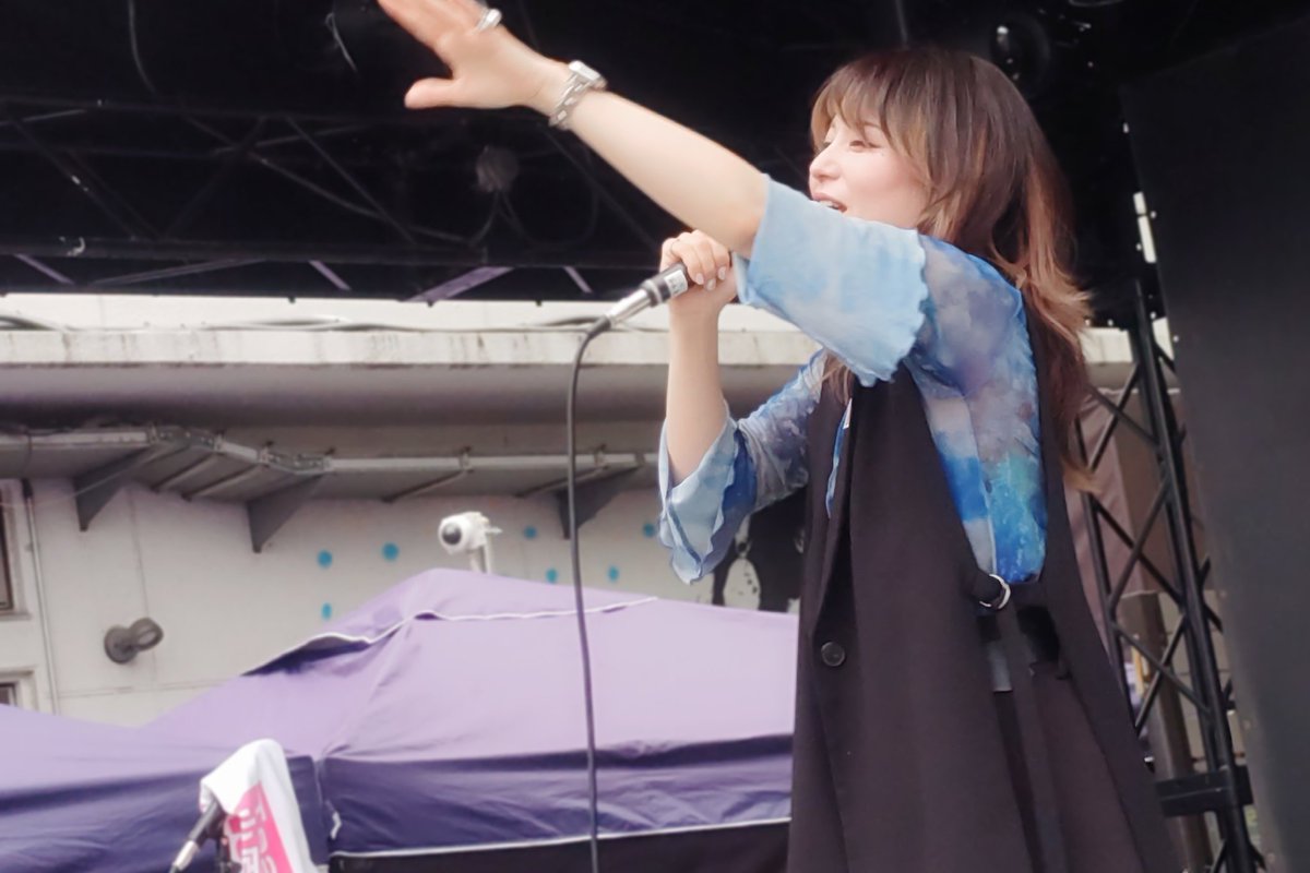 sousaiyakkun's tweet photo. 2025.5.18 #小原涼生誕祭2025
#COSMOPARTY から茜音愛さん。
歌声が大人の落ち着いたセクシー感満載で、素晴らしい👏
気さくでお話ししやすいので、物販は必須ですよ!
ライブ、一杯あるからぜひ🙇♂️
https://t.co/jAHCGy8xqR https://t.co/niuC7JCp1H