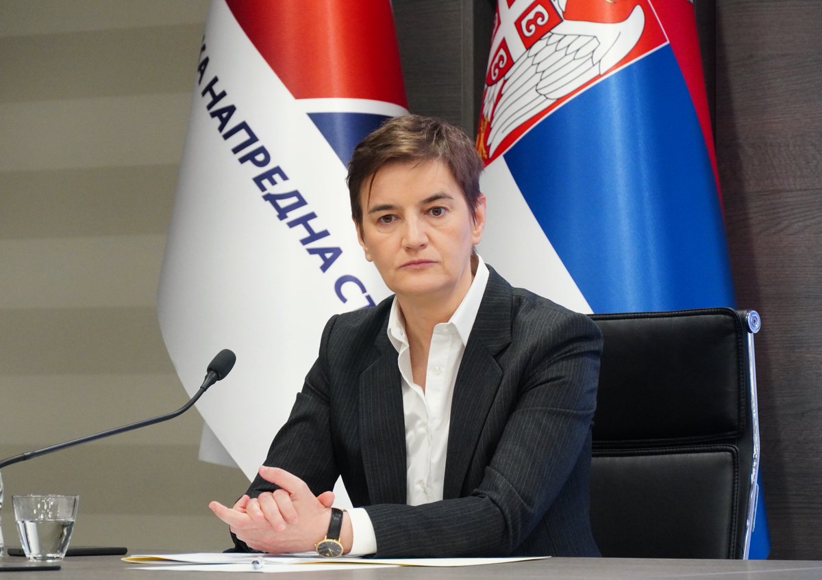 СНС СРБИЈА (@sns_srbija) on Twitter photo Брнабић <a href="/anabrnabic/">Ana Brnabic</a>: Они који су бранили страначке просторије јесу јунаци sns.org.rs/novosti/vesti/… Брнабић <a href="/anabrnabic/">Ana Brnabic</a>: Они који су бранили страначке просторије јесу јунаци sns.org.rs/novosti/vesti/…