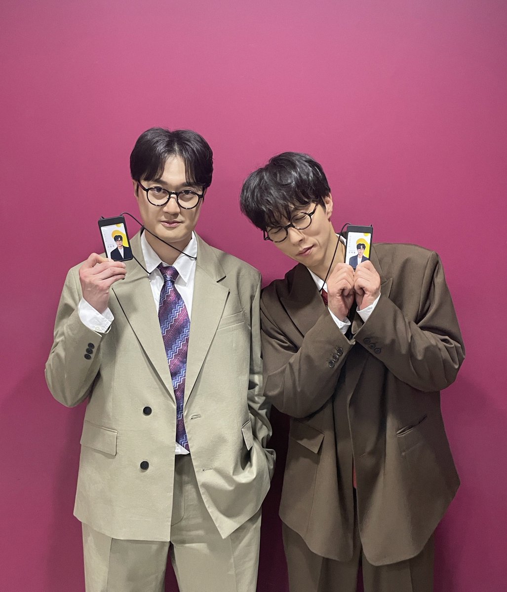 pptnzexpress's tweet photo. 나 완전 💛부원💛 팬 됐대!

부원 여러분들의 큰 함성 덕분에
행복했던 쇼! 음악중심🤗

@pptnznoshel 
#페퍼톤스 #PEPPERTONES
#신재평 #이장원
#ShinJaePyung #LeeJangWon
#메카니즘 #MECHANISM
#고장난타임머신 #BrokenTimeMachine 
#쇼음악중심 https://t.co/tboUgzUFTf