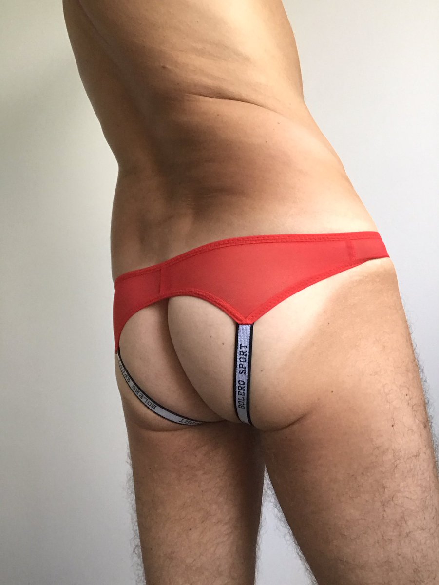 Matty07652947's tweet photo. Red jock and red toes 🧦 https://t.co/orReWbvnQo