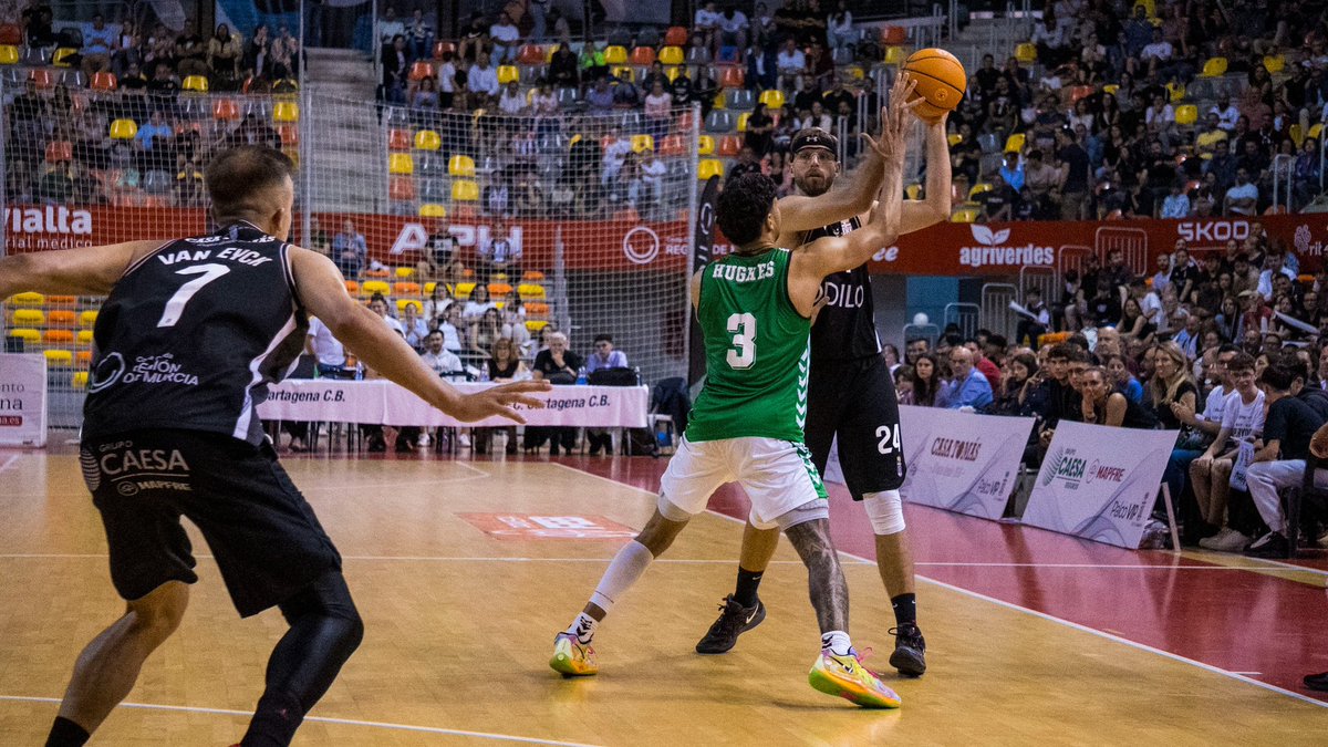 fondo_sur7's tweet image. 🫡 Buenos días. ¡Resaca tras el 2-1! 

🔜 El domingo, una más ✊ ¿Y si sí? 

#Creer