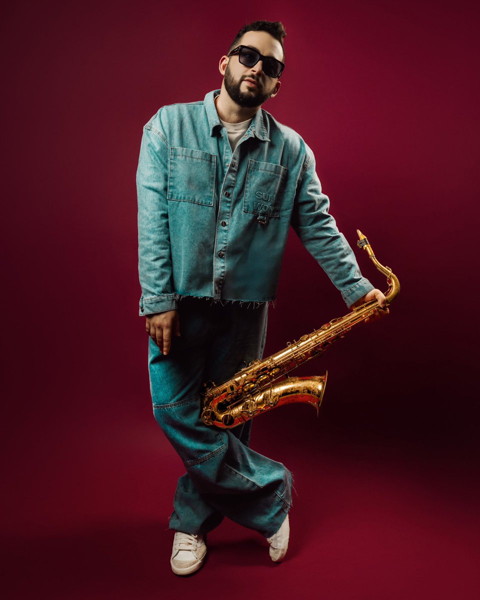 Something In My Head 👤 💭  
new music; next week 🥹❤️

#thebusker #thebuskermalta #malta #maltamusic