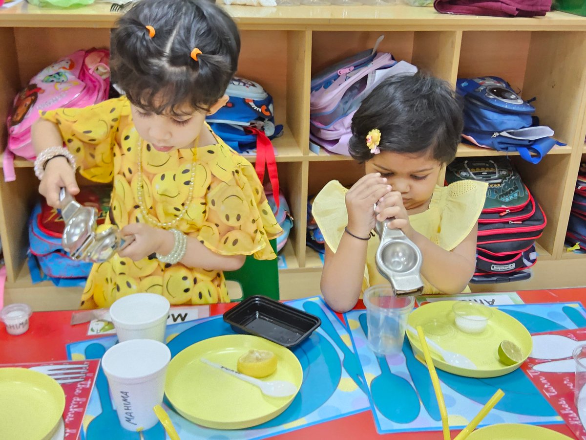 SpringdalesDXB's tweet image. #YellowDay #PreKMagic #ColorfulLearning #JoyfulExplorers #SunshineVibes #HandsOnFun