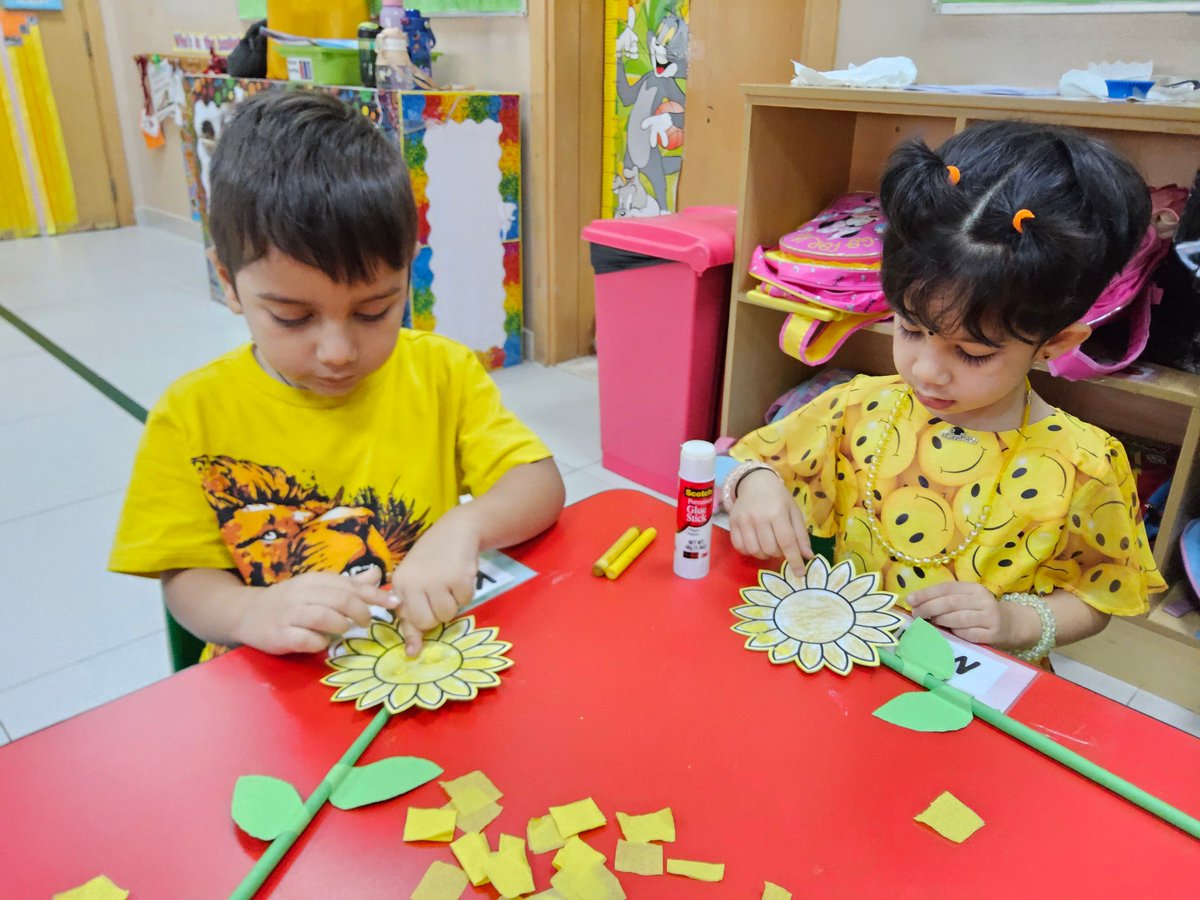 SpringdalesDXB's tweet image. #YellowDay #PreKMagic #ColorfulLearning #JoyfulExplorers #SunshineVibes #HandsOnFun