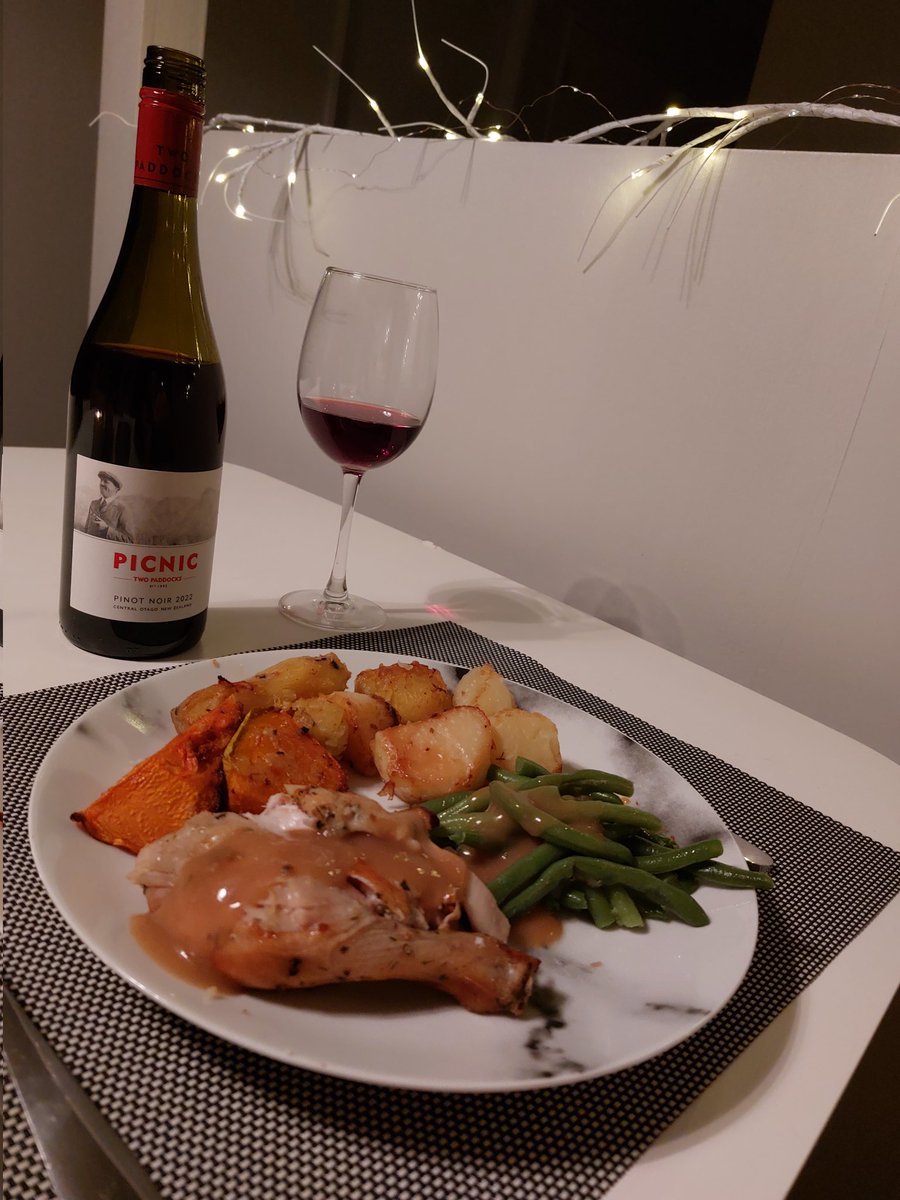 Saturday nights are for going slow,fairy lights and good Pinot. #Gifted Pinot because I have no disposable income 🤣