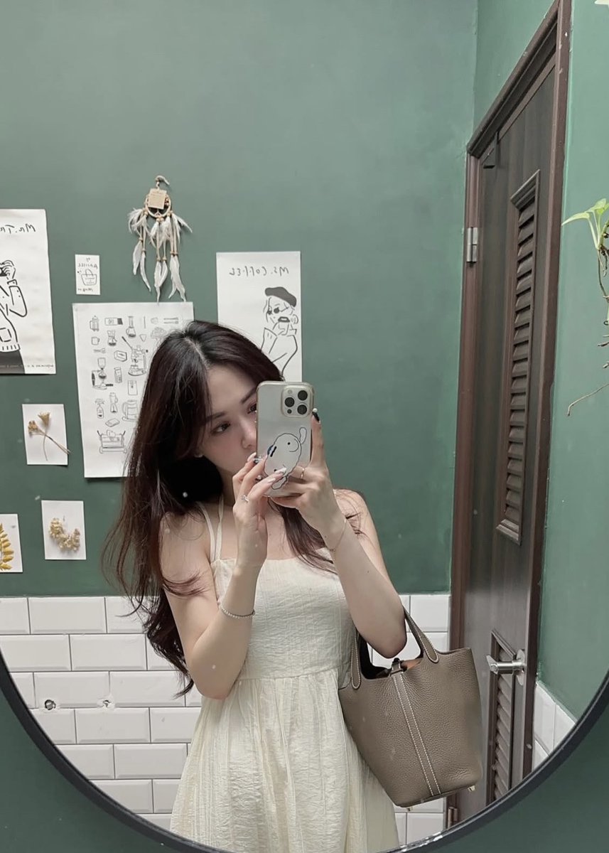 ninileeool's tweet photo. 🪞超好拍 https://t.co/7qLUwGlDYP