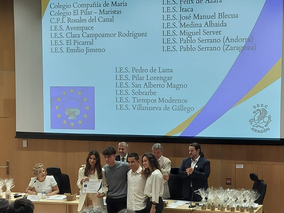 📢 Jornada de Estudios Clásicos de Aragón 2025!
✅ Tres alumnos, Leyre Abella, Juan Ariño y Pablo Prat representaron al colegio en el acto celebrado en la Facultad de Filosofía y Letras de <a href="/unizar/">Universidad Zaragoza</a>. Los tres, medallistas en Euroclassica ECCL. ¡Enhorabuena chic@s! <a href="/SEEC_nacional/">SEEC</a>