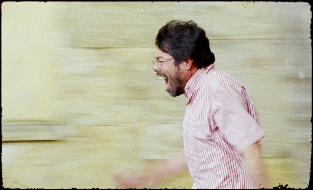 UN POETA, dirigida por Simón Mesa, ha ganado el Premio del Jurado de Un Certain Regard del Festival de Cannes y estamos muy felices de compartiros que será un estreno de Atalante 💅📕🏃🍾 ¡Próximamente en cines!