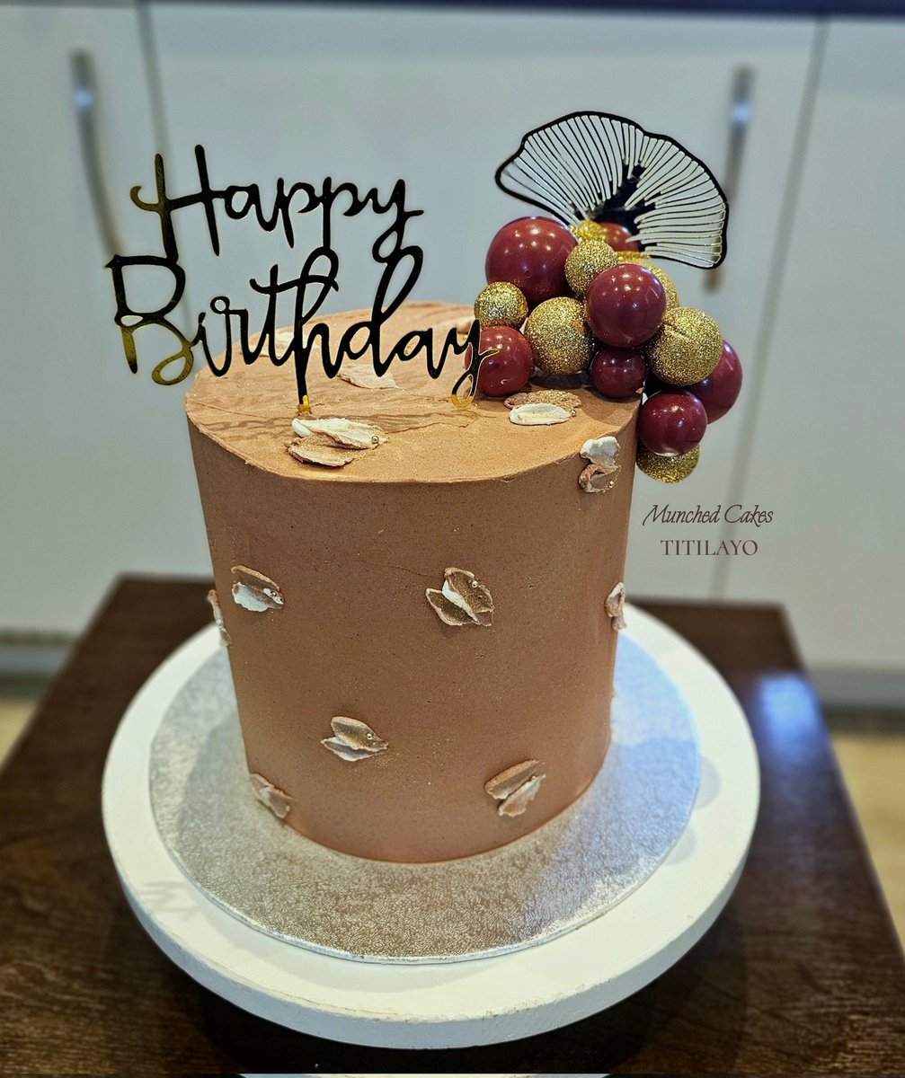 pweetytiti's tweet image. Munched Cakes giving you happy vibes😝
Chic Cakes😍
Marbled Cakes🧡
#Cakes #selflove #loveself #celebration
