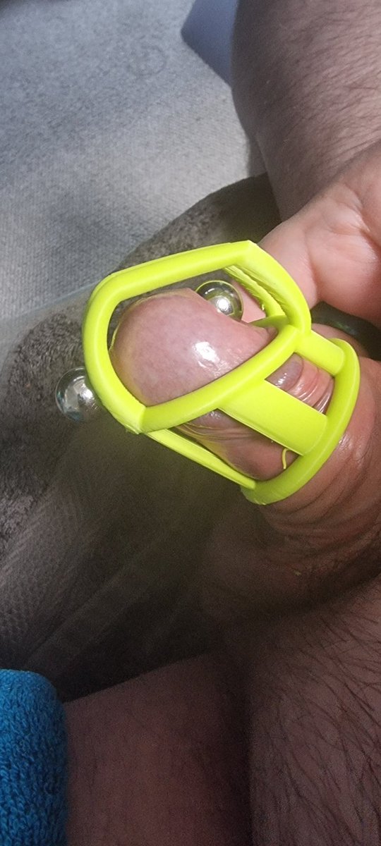 Boundpb's tweet photo. Trying a 3D printed head only cage. Held on by my apadravya piercing.  
Can even stretch again! 

#cbt #cock #nsfw #chastity #ballstretching #bdsm https://t.co/MjTWhCkvyn